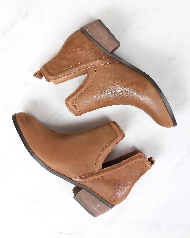 Boots for city roamers-Sbicca - Silvercity Side Slit Leather Chelsea Boots in Tan