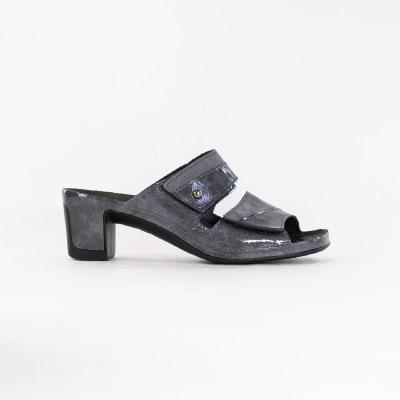 Vital Joy Mule Sandal (Women's) - Apache Grey Nubuck/Patent Leather