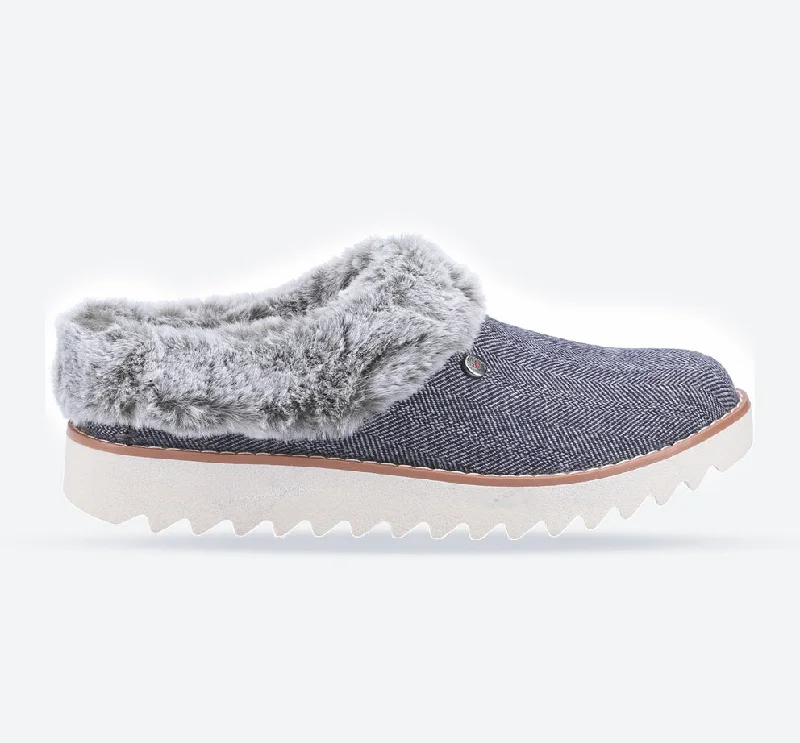 Slippers with trendy fit-Women's Wide Fit Skechers 113422 Bobs Mountain Kiss Slippers