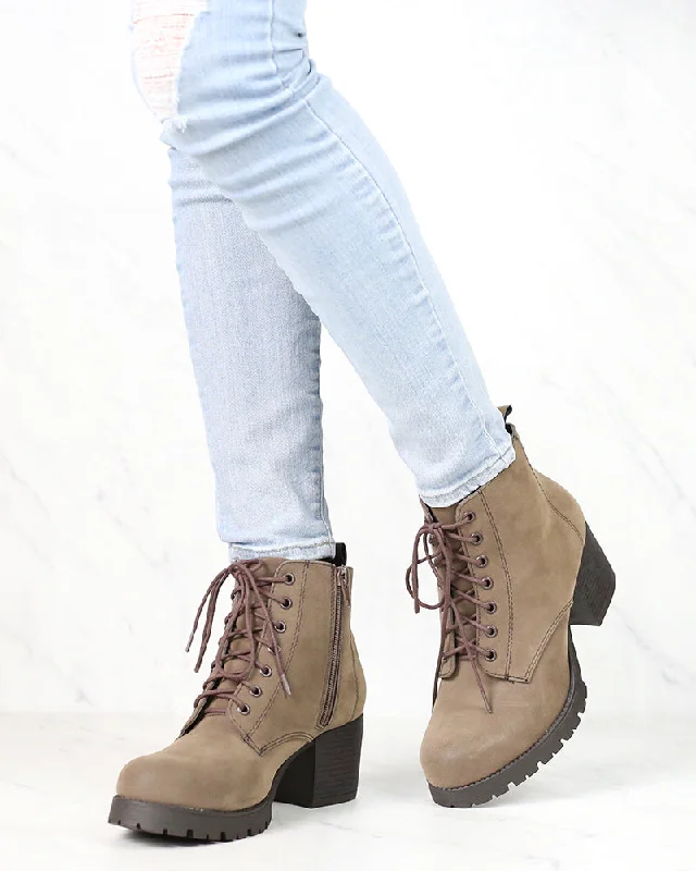 Boots with green soles-Faux Nubuck Leather Lace Up Chunky Heel Combat Boots in Brown