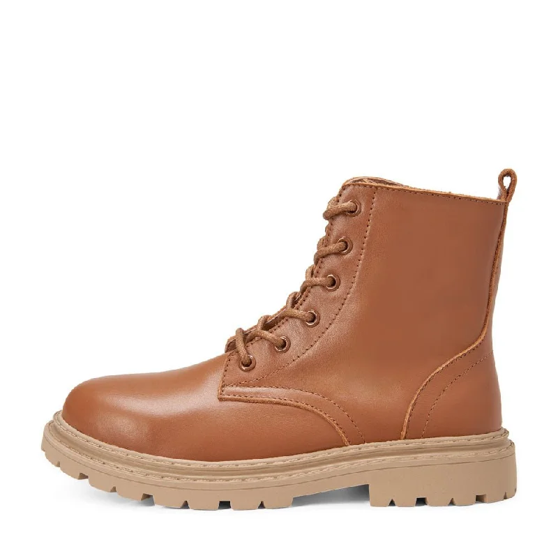 Boots with close retail-Willow Camel