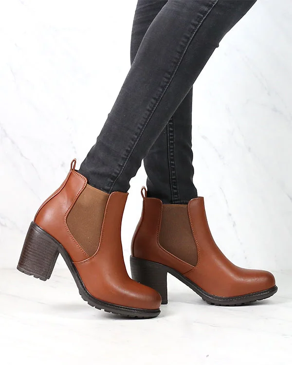 Boots waterproof design-Vegan Leather Chelsea Boots in Camel